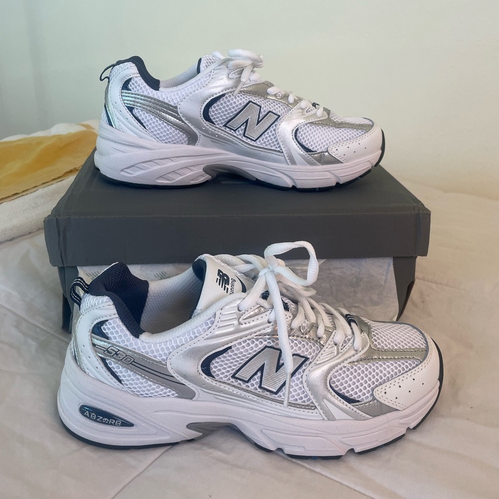 New Balance 530s worn only once!!